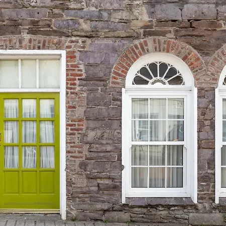 Aras De Staic, Downtown Dingle, Historic Charm, Super King Bed , James Joyce Dingle