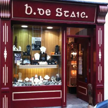 Aras De Staic, Downtown Dingle, Historic Charm, Super King Bed , James Joyce *